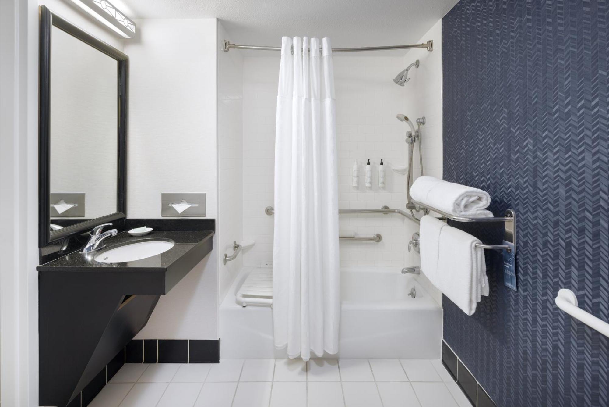 Fairfield Inn And Suites Терлок Экстерьер фото