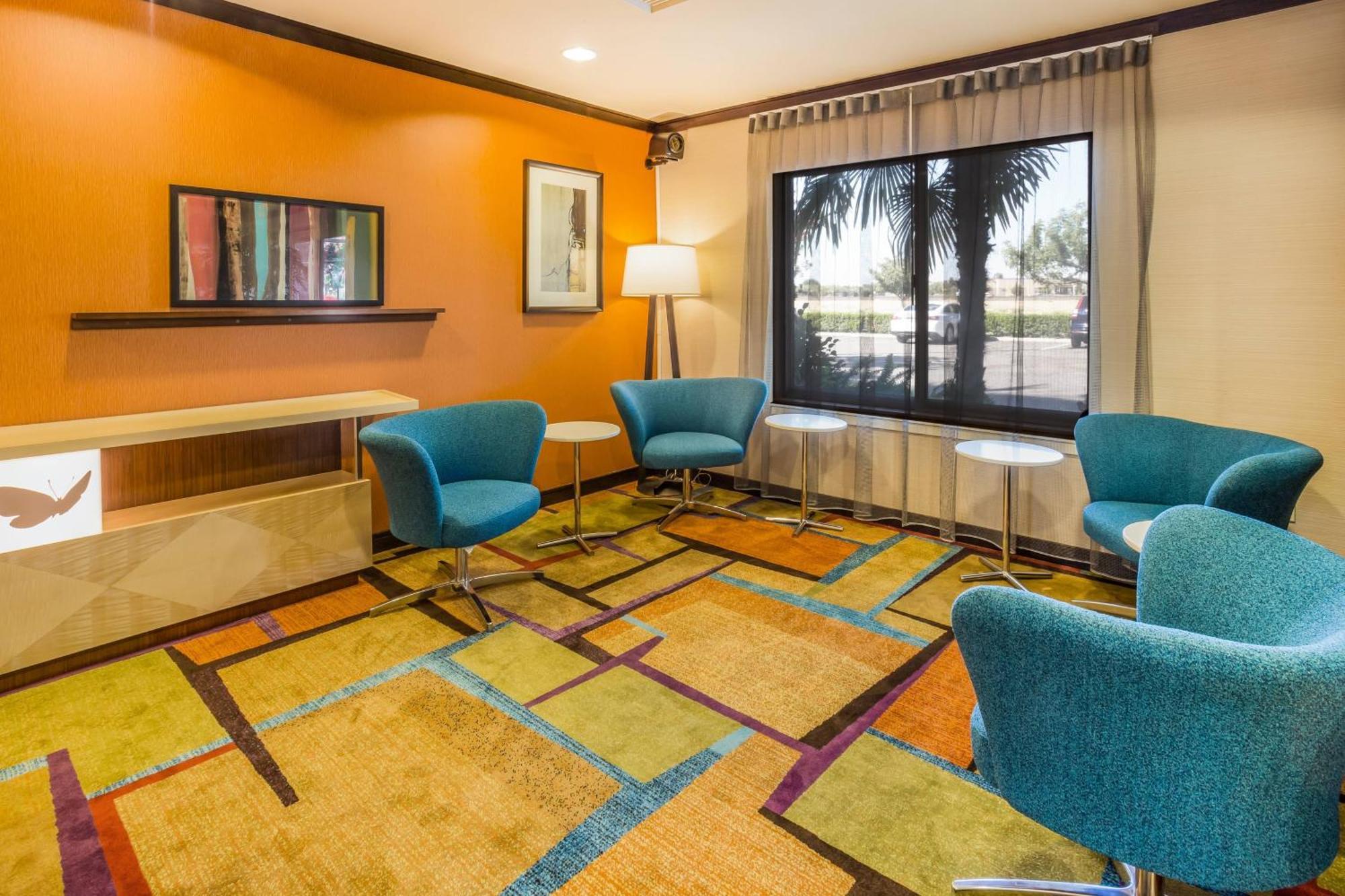 Fairfield Inn And Suites Терлок Экстерьер фото