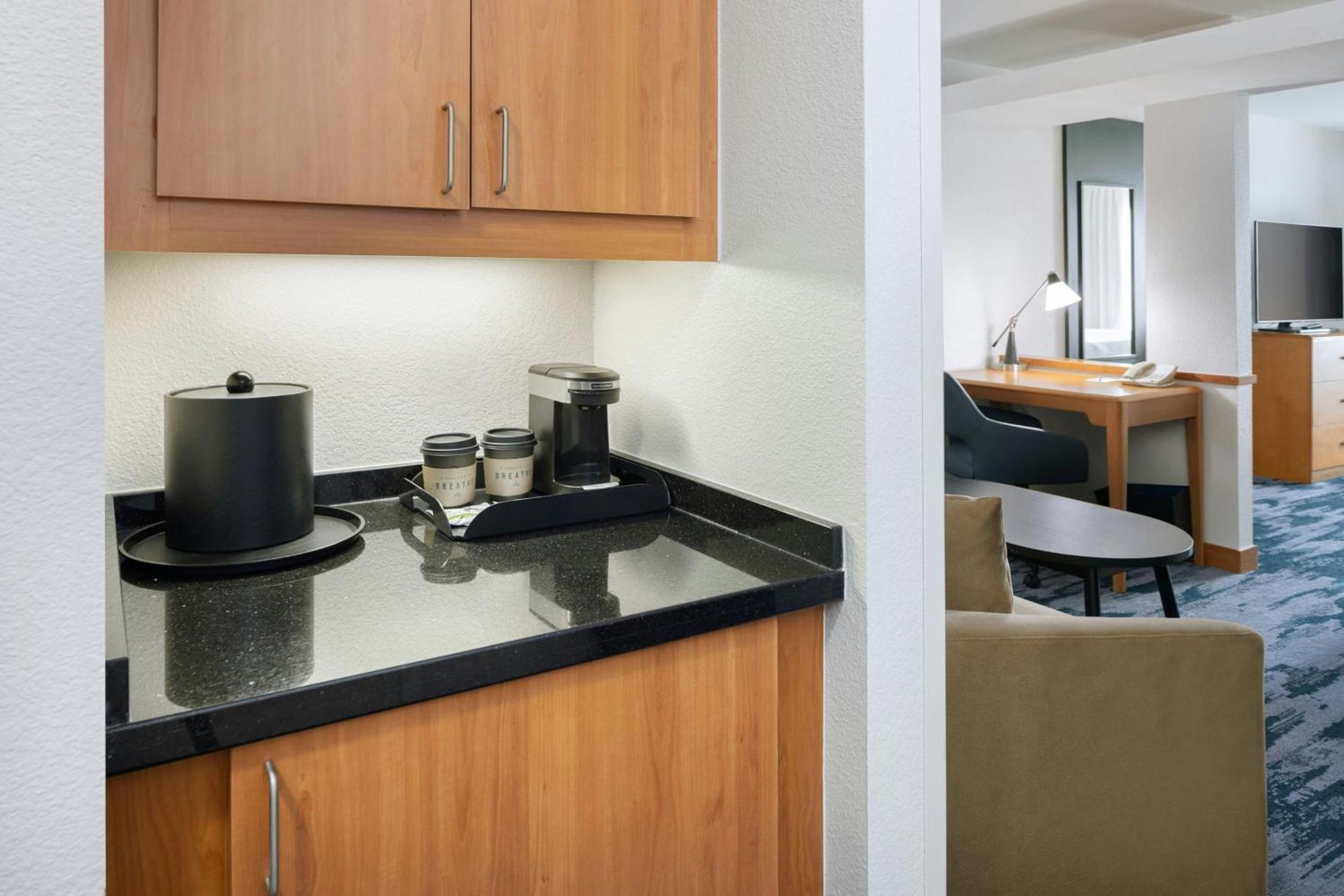 Fairfield Inn And Suites Терлок Экстерьер фото